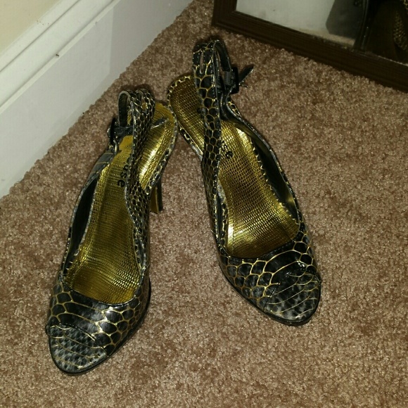 Dress heel