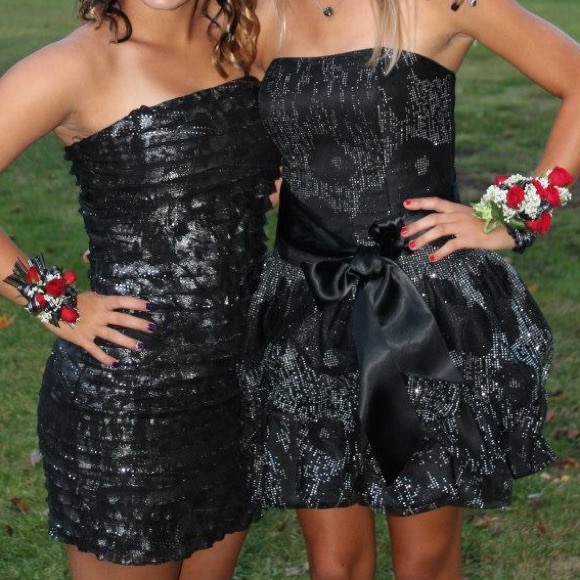 Black Sparkle Homecoming / Formal Dance Dress! - Picture 2 of 3