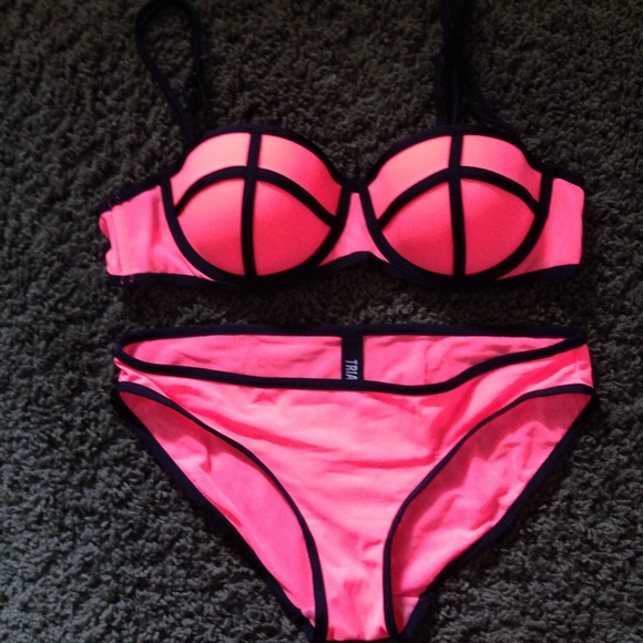Triangl underwear set in coral