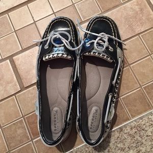black sperrys women's 8