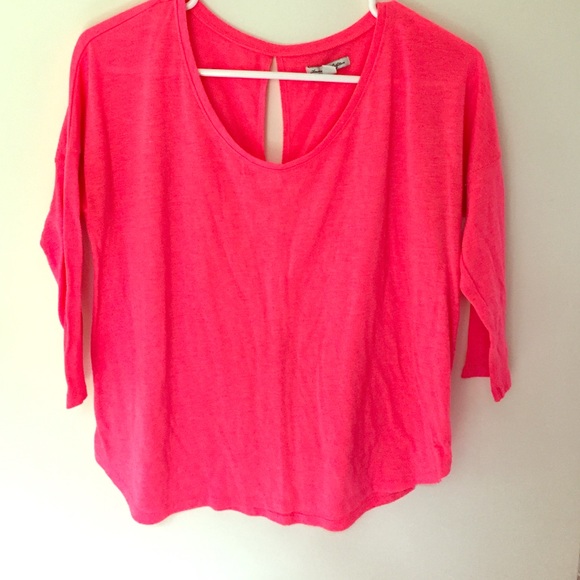 Three quarter sleeve shirt