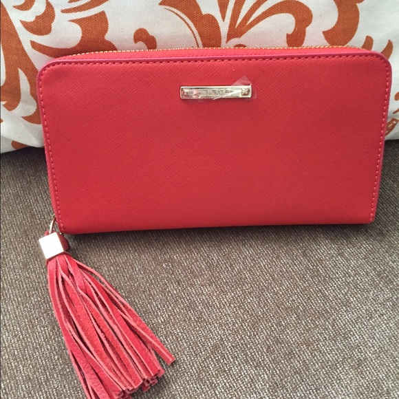 Stella & Dot Mercer zip wallet