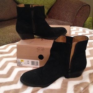Nine West sloane black suede boots 7.5 M