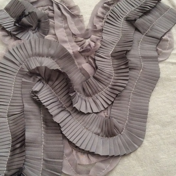 🆕 Anthropologie McGINN Ribbon Boa Appliqué Tank - Picture 3 of 3