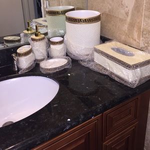 Vintage 6 piece bathroom set Vintage 6 piece bathroom set