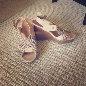 Size 8.5 Steve Madden tan and silver wedges
