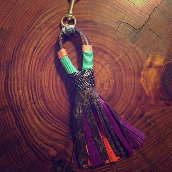 Handmade Tassel/ Keychain - Picture 4 of 4