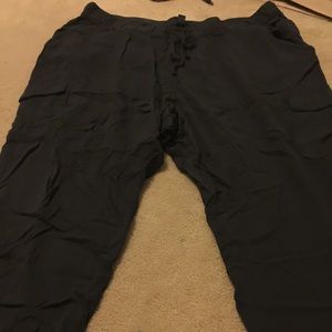Gap loose cargo style pants