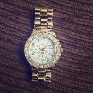 🍓🍓🍓 Gold watch with crystals