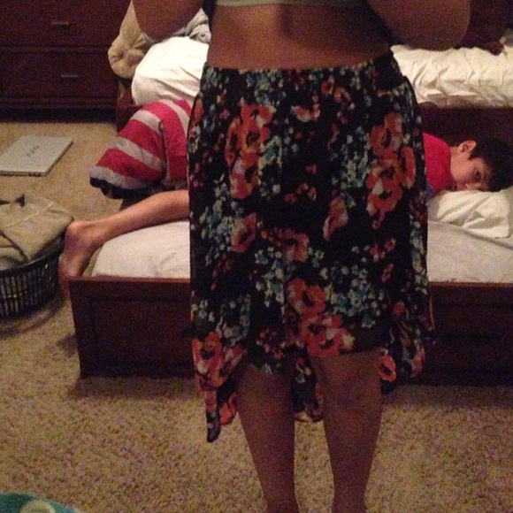 Dresses & Skirts - Floral hi-lo skirt