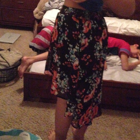 Floral hi-lo skirt - Picture 2 of 4