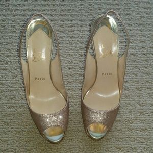 Christian Louboutin Gold Glitter pumps LIKE NEW