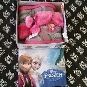 Kids size 7 Frozen boots