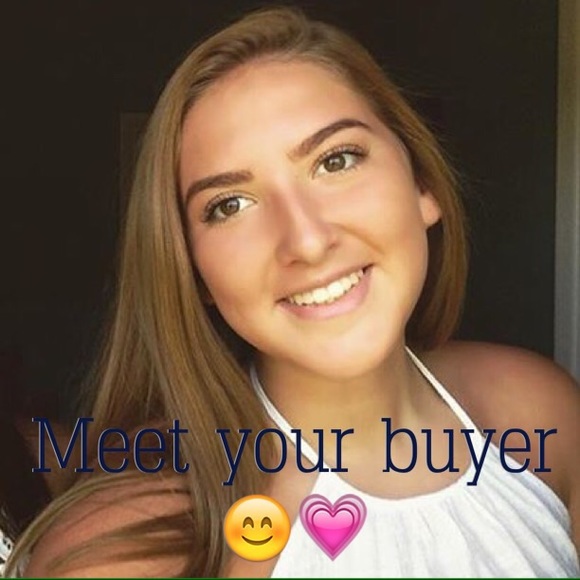 MEET YOUR BUYER 👩🏽💳👗💄👠👒