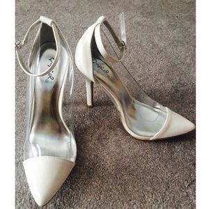 *SOLD* White heels
