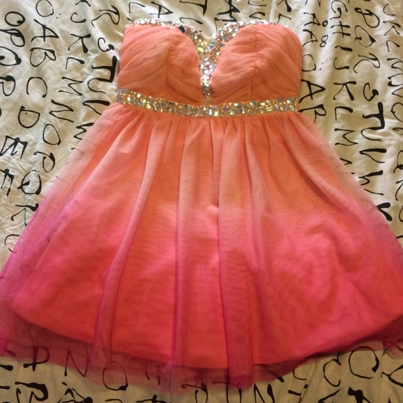 A peach to pink ombre homecoming dress - Picture 1 of 4