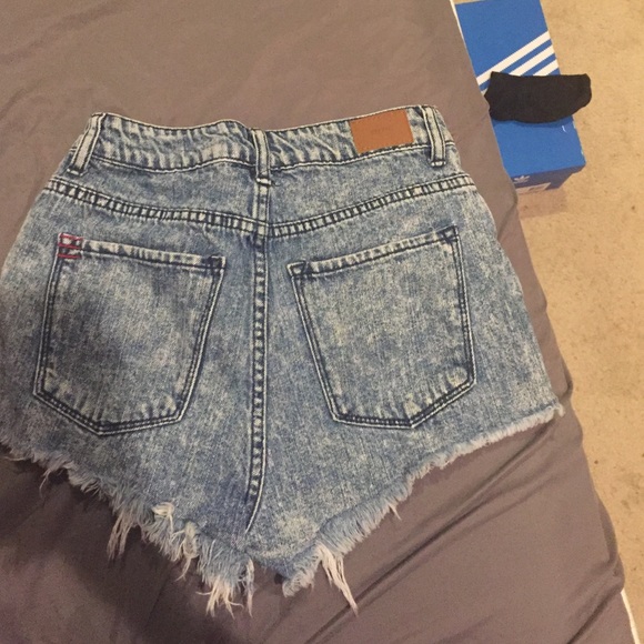 ( TRADED) urban outfitters high waisted shorts - Picture 2 of 2