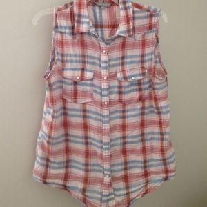 Sleeveless plaid shirt