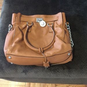 TAN MICHAEL KORS SATCHEL