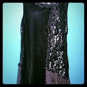 Boutique tunic/dress/top comes little above knees