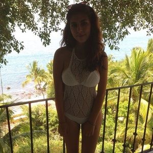 Volcom white crochet bikini NWOT