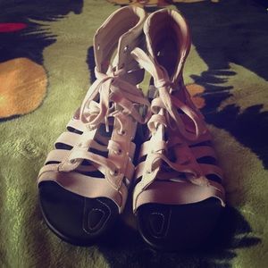 Nike Scandals! Like new worn once!