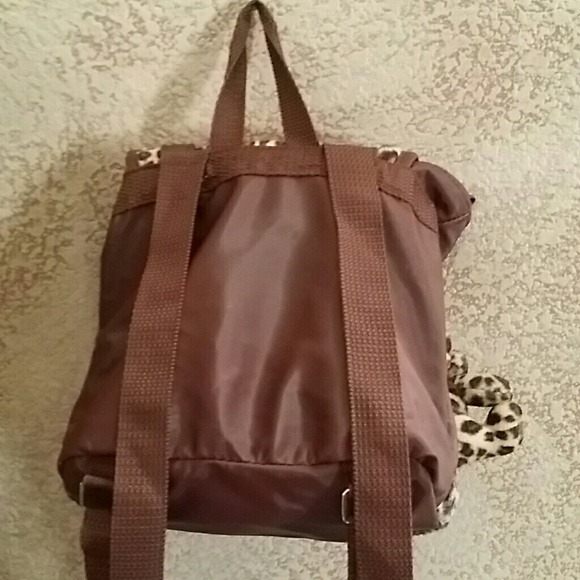 GIRLS LEOPARD BROWN BACKPACK NEW & FREE BEAR CLIP - Picture 2 of 3