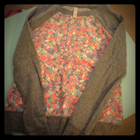 Sweatshirt