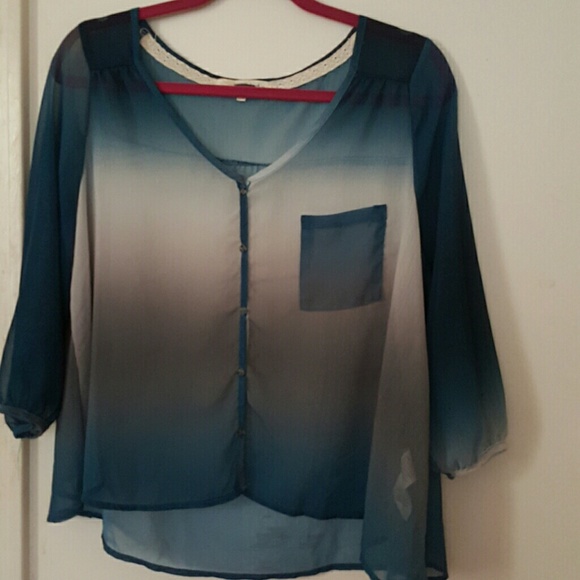 Quarter length sleeve button up shirt