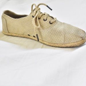 Toms suede shoes