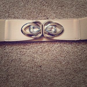 Beautiful beige New York and company belt