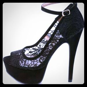 Open-toed Charlotte Russe pumps in great condition