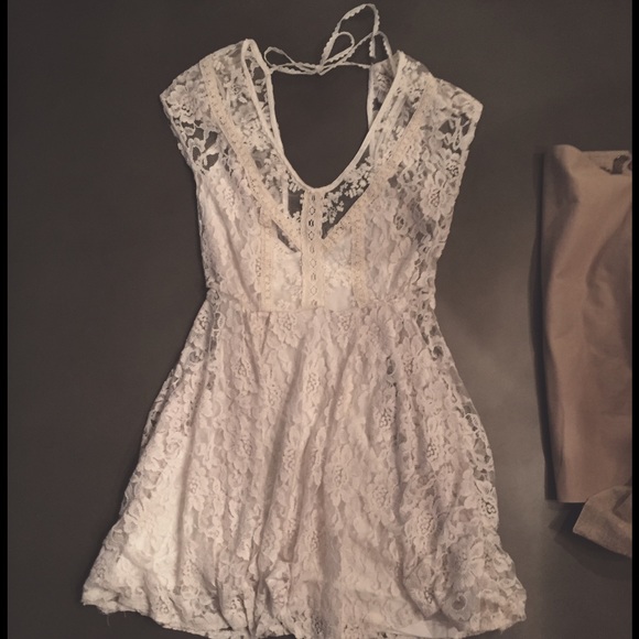 Kimchi Blue Urban Outfitters white lace dress NWOT - Picture 2 of 4