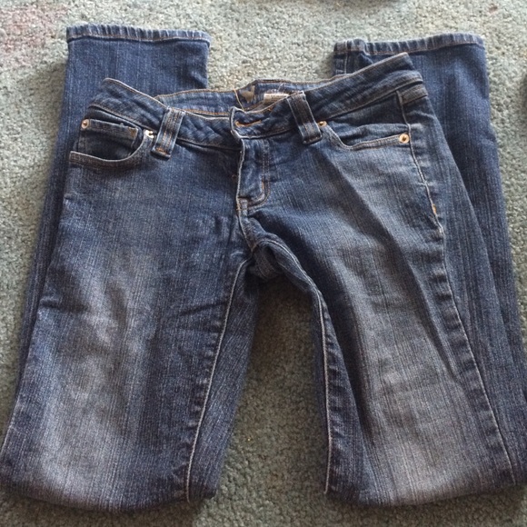Wet Seal Regular low rise jeans