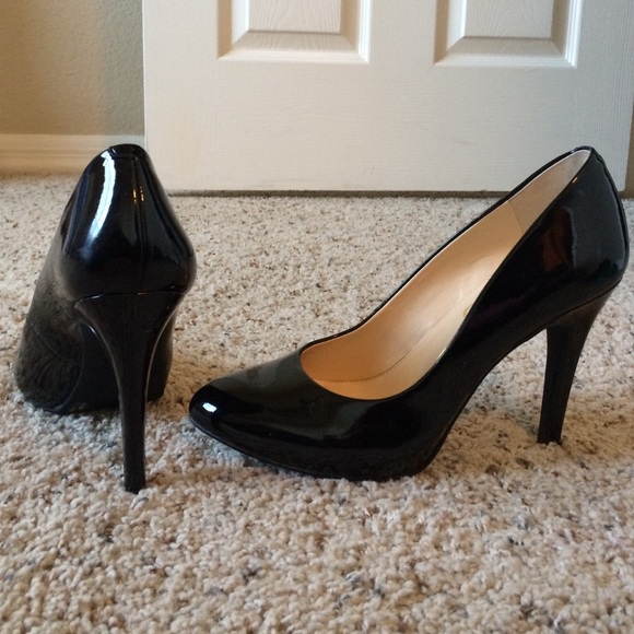 Glossy Black Heels 😈