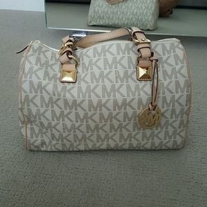 MICHARL KORS GRAYSON LOGO SATCHEL LARGE SIZE
