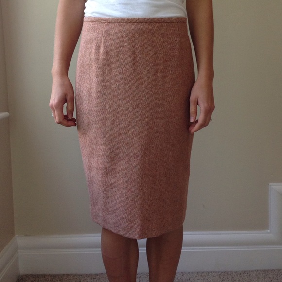 Light pink wool skirt