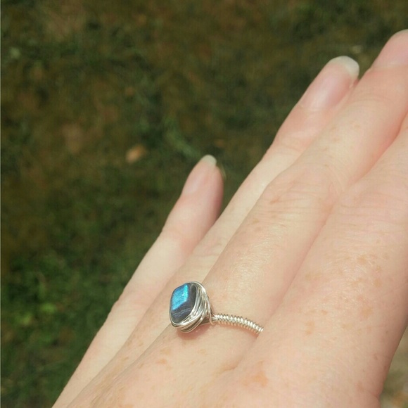 SOLD Handmade Labradorite wire ring💎 - Picture 3 of 3
