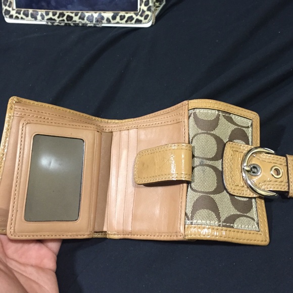 Coach wallet used once - Picture 2 of 3
