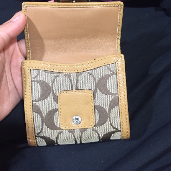Coach wallet used once - Picture 3 of 3