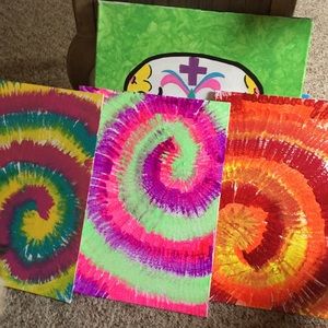 Rad tie dye paintings💜💚💛❤️💖🌺☀️