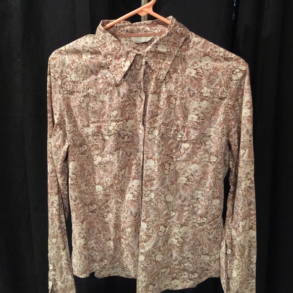 Western style top. Beautiful design.