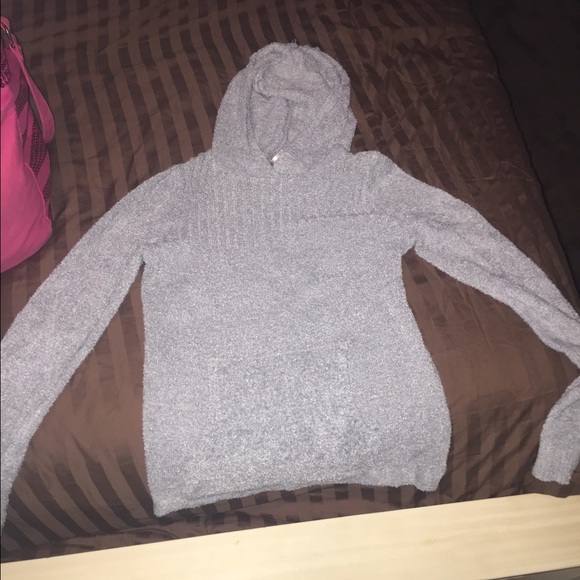 thin but very soft hoodie!