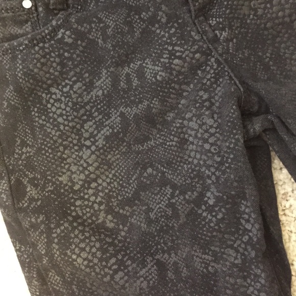 Skinny snakeskin denim