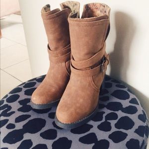 Brown boots