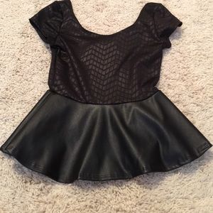 ⚫️Black open back top⚫️