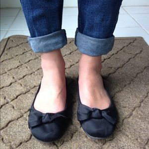 Adorable black bow Ballet flats
