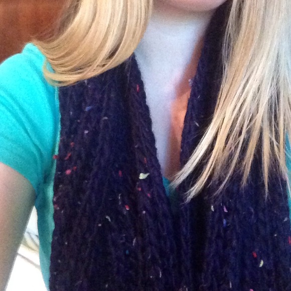 Infinity scarf - Picture 2 of 2