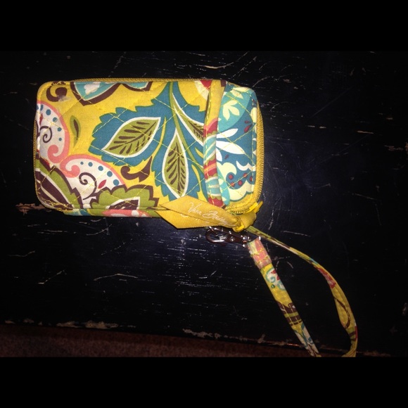 Vera Bradley Handbags - Vera Bradley wristlet/phone holder