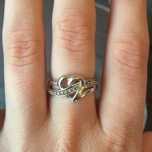 Diamond heart ring